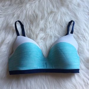 Victoria’s Secret sport sports bra